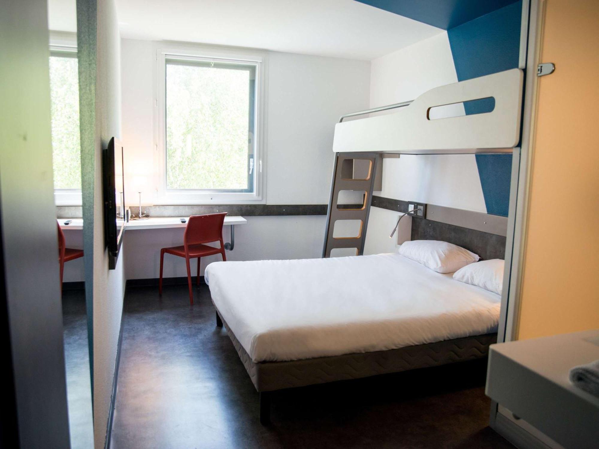 Ibis Budget Archamps Porte De Geneve Exterior foto